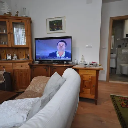 Jahor,apartman 14 -obucina Bare 22