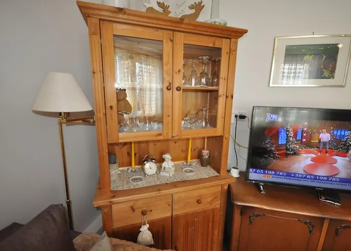 Jahor,apartman 14 -obucina Bare 22 *